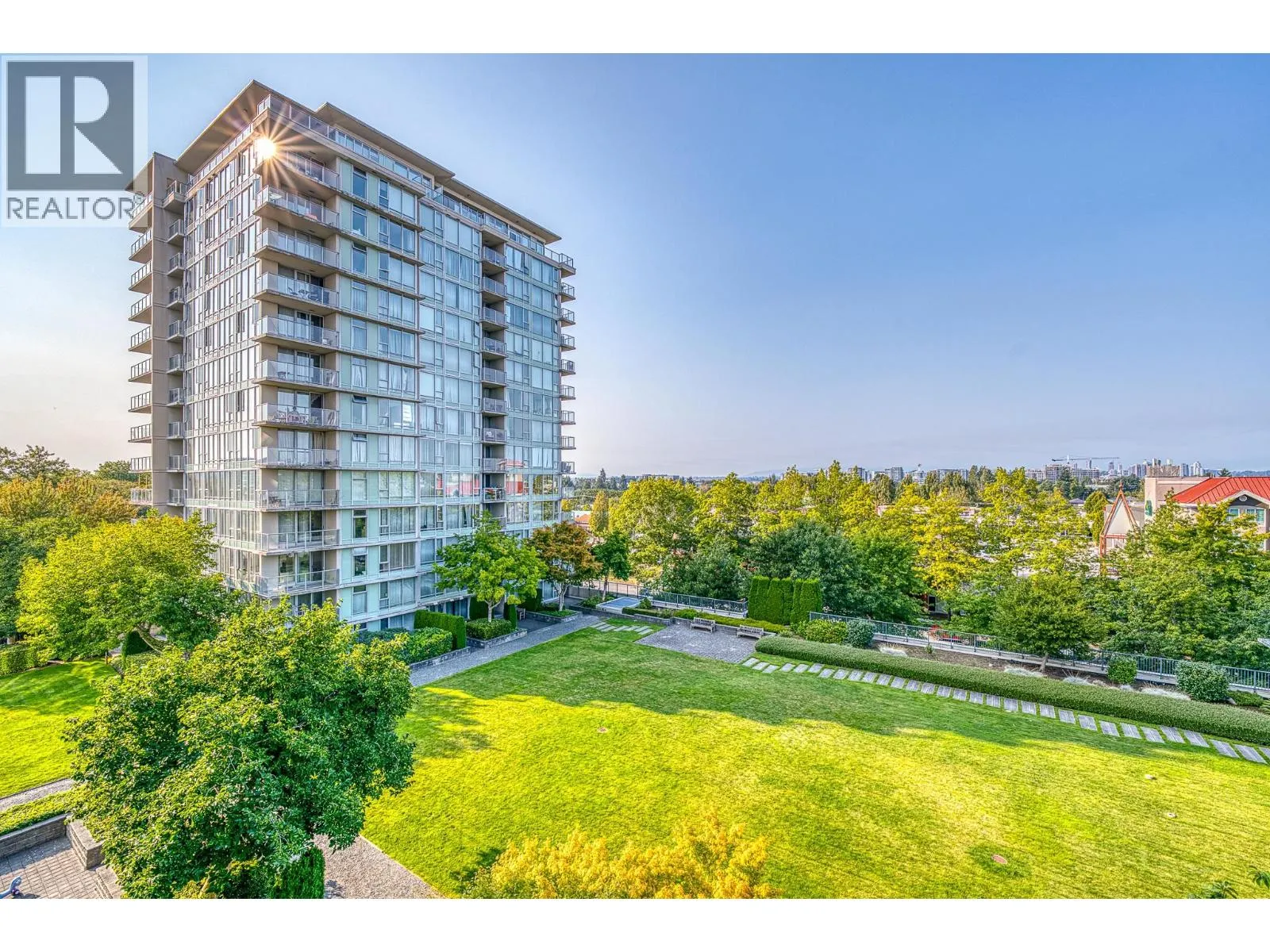 803 5068 KWANTLEN STREET