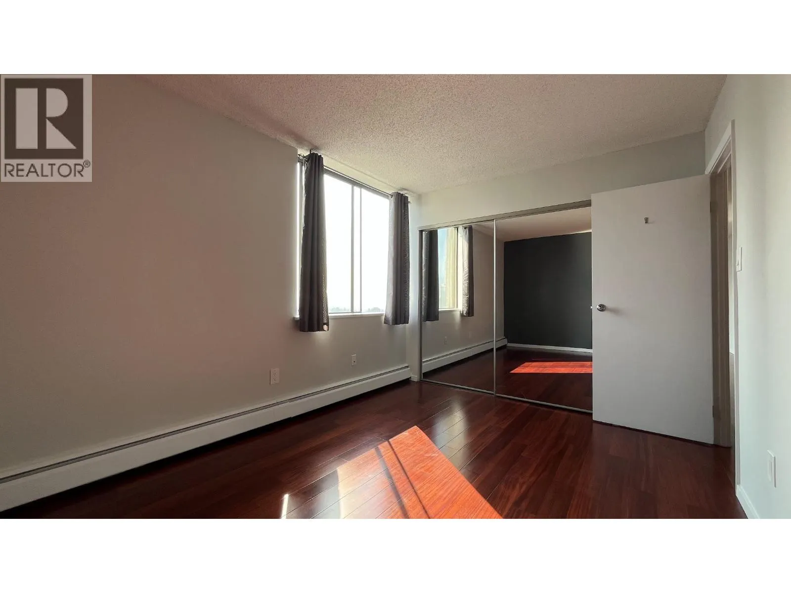 2105 3755 BARTLETT COURT