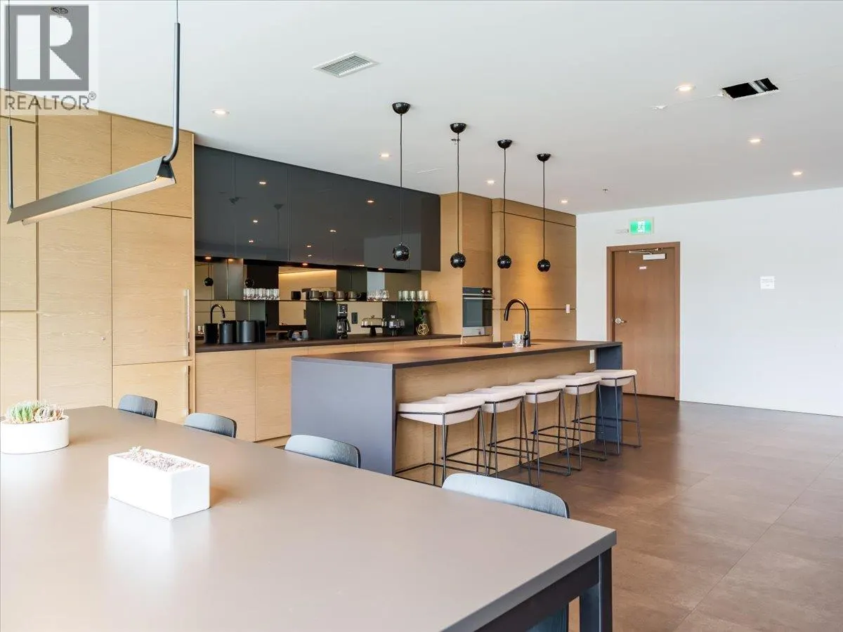 2505 2181 MADISON AVENUE