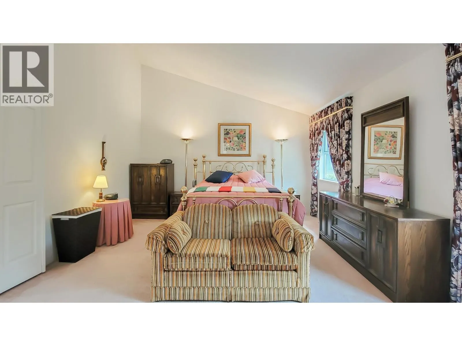 1406 VISTAVIEW COURT