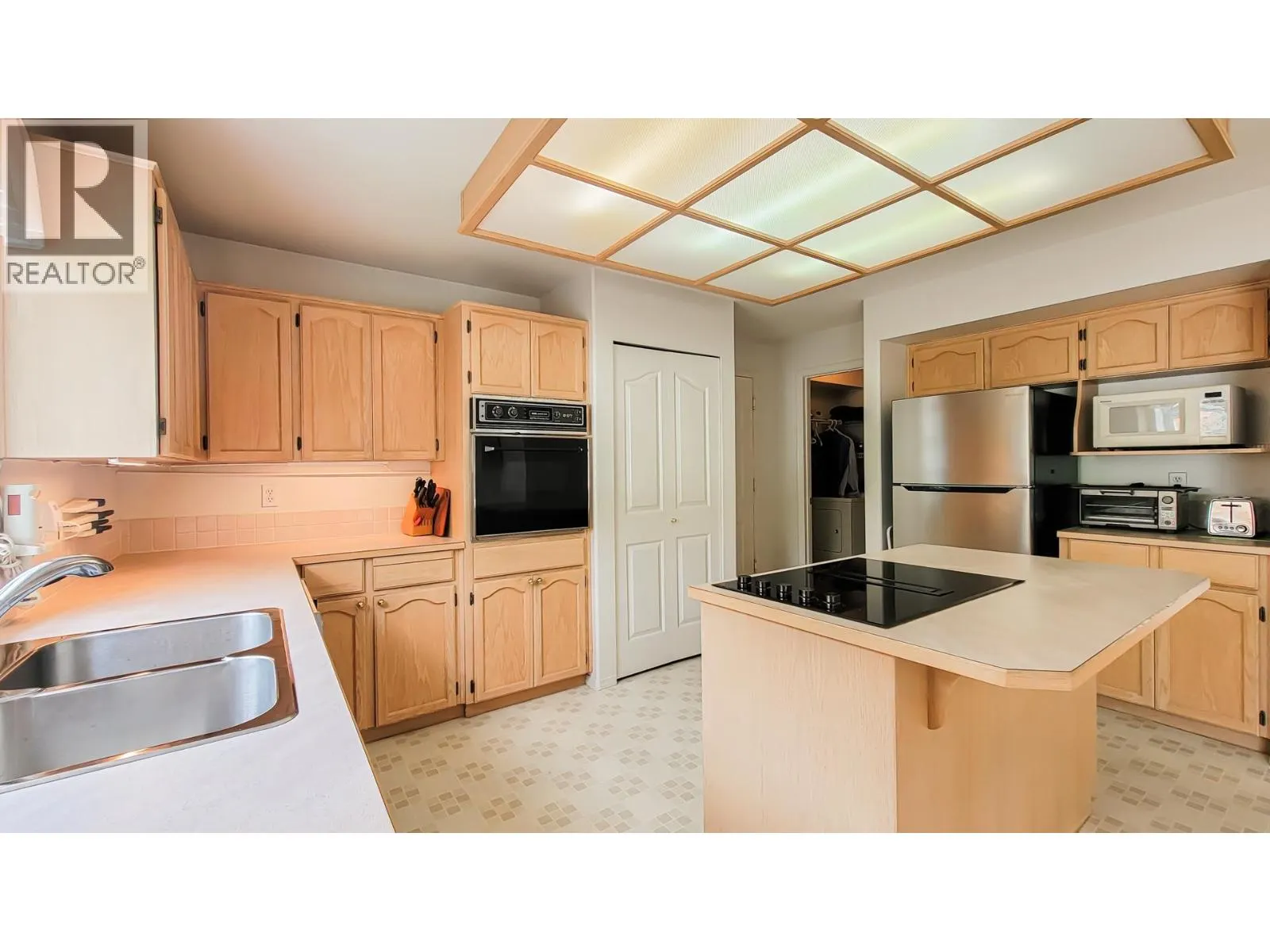 1406 VISTAVIEW COURT