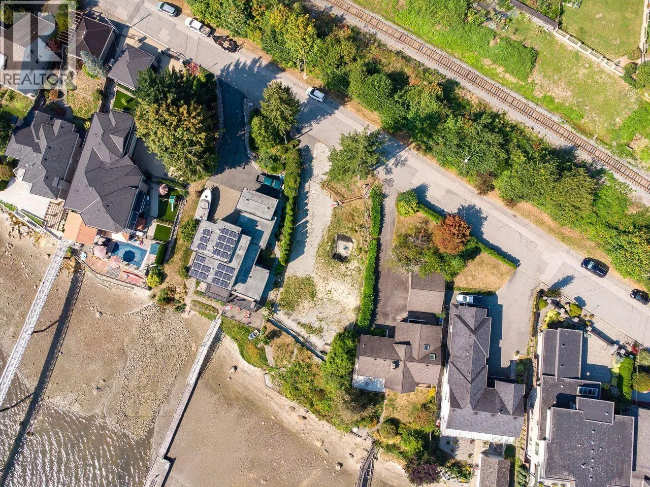 668 ALDERSIDE ROAD