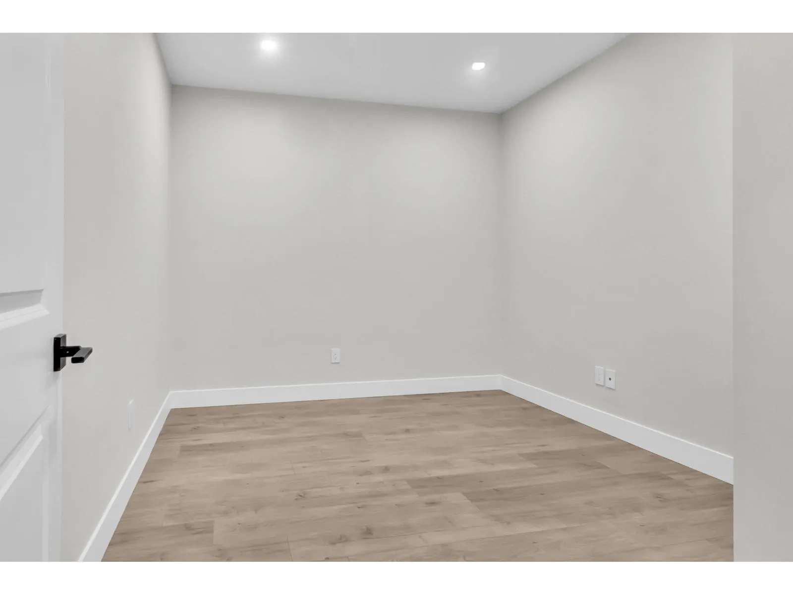 A 32729 FRASER CRESCENT