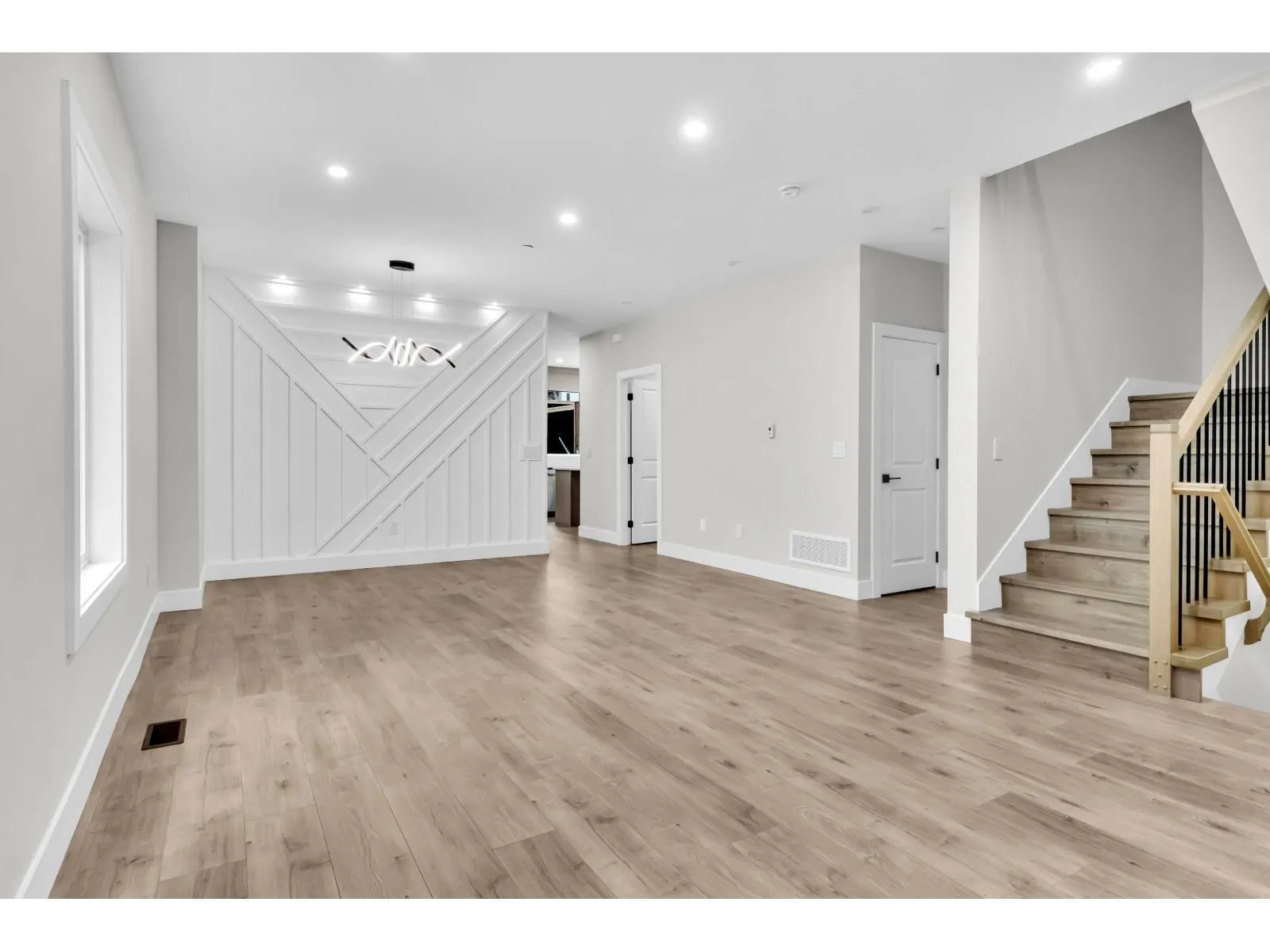A 32729 FRASER CRESCENT
