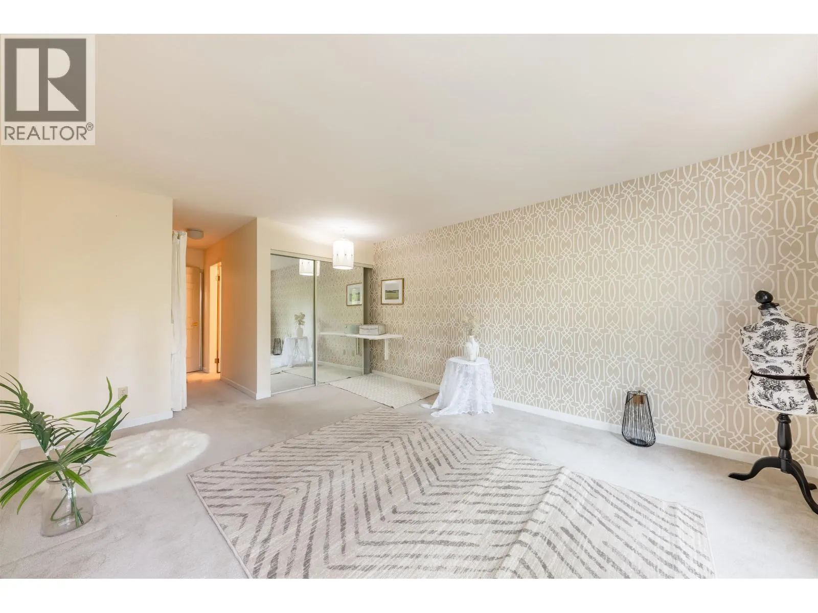260 8611 ACKROYD ROAD