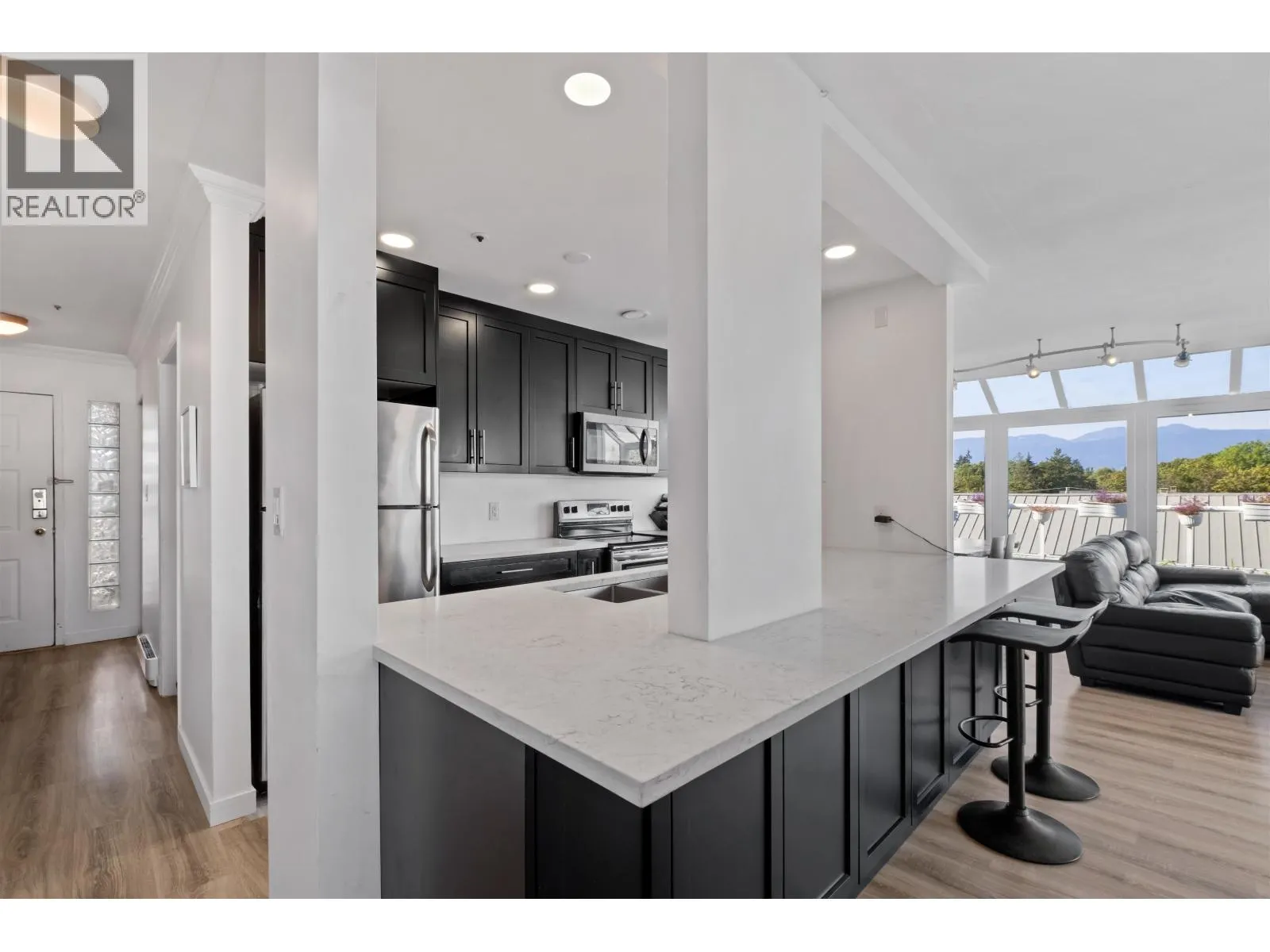 403 3505 W BROADWAY