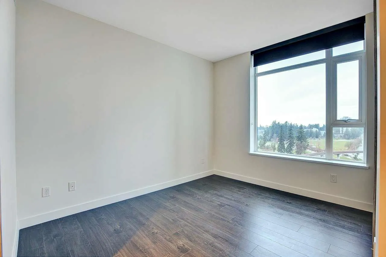 1604 9887 WHALLEY BOULEVARD