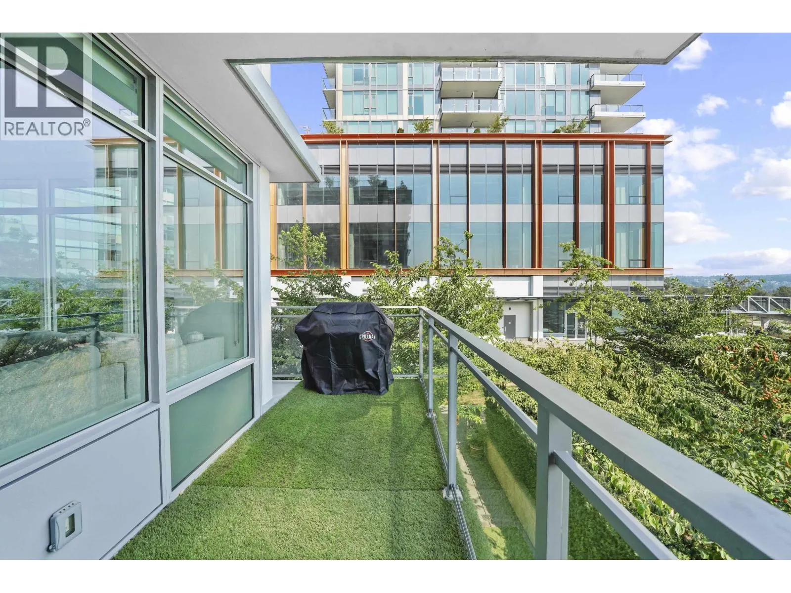 209 258 NELSON'S COURT