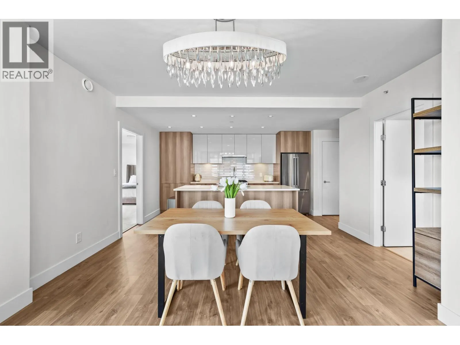 209 258 NELSON'S COURT
