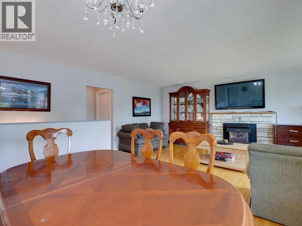 408 E 18TH STREET