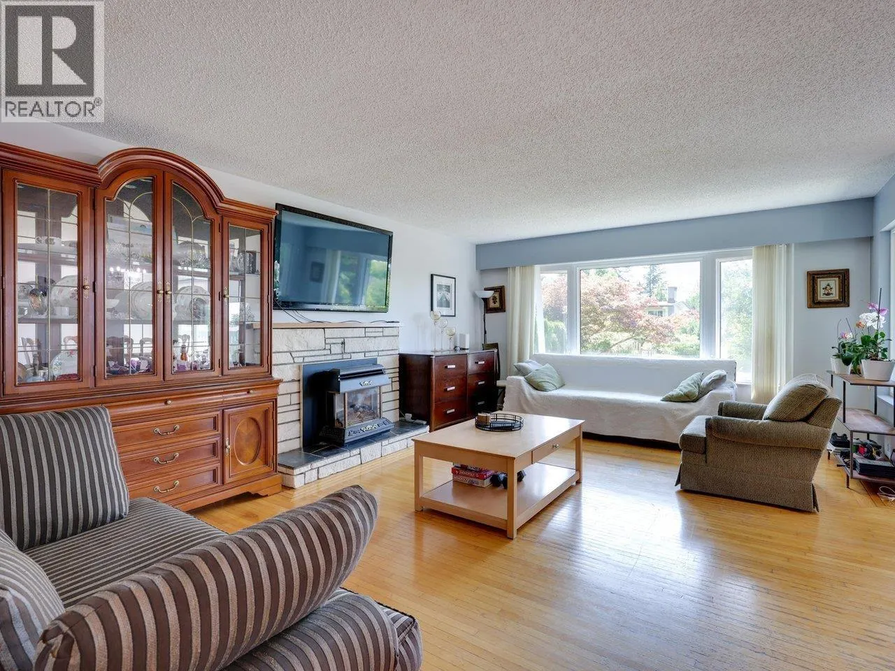 408 E 18TH STREET