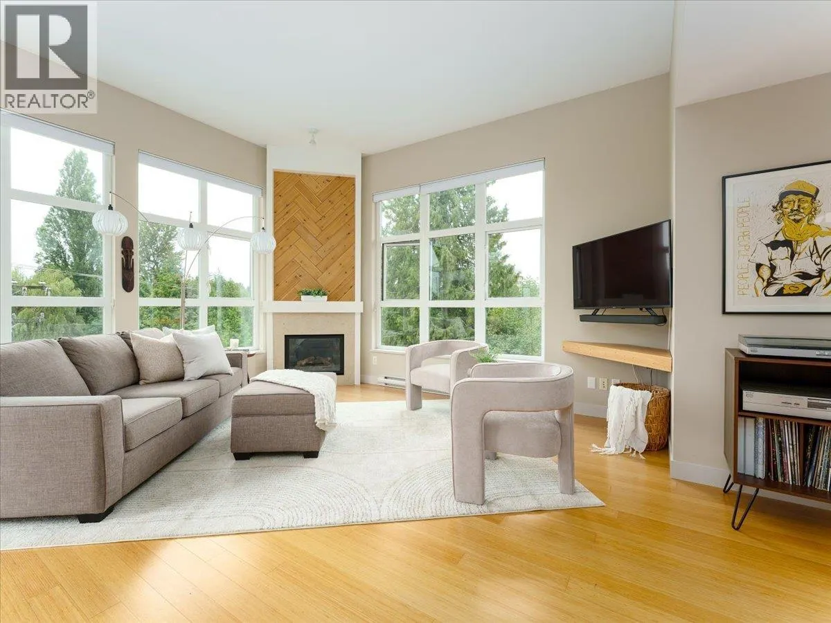 402 3732 MT SEYMOUR PARKWAY