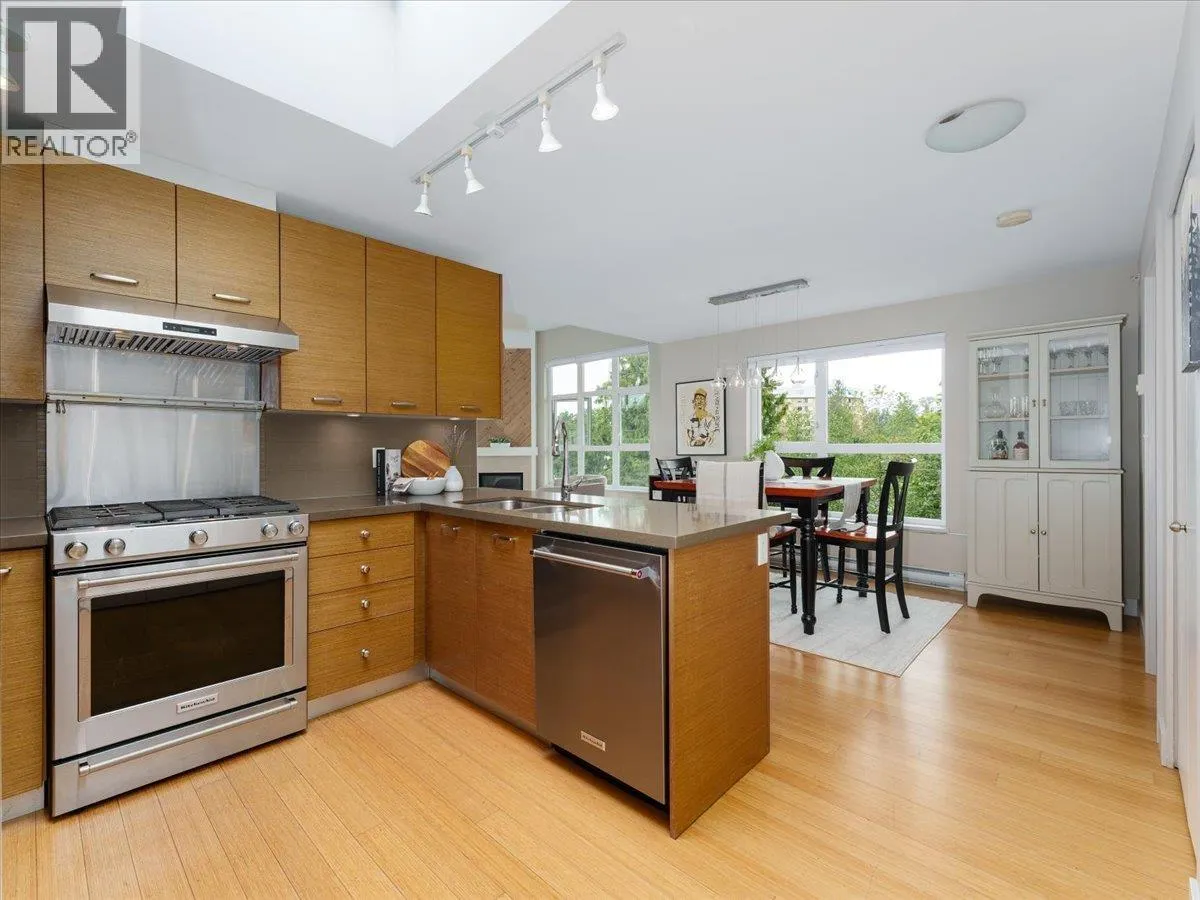 402 3732 MT SEYMOUR PARKWAY