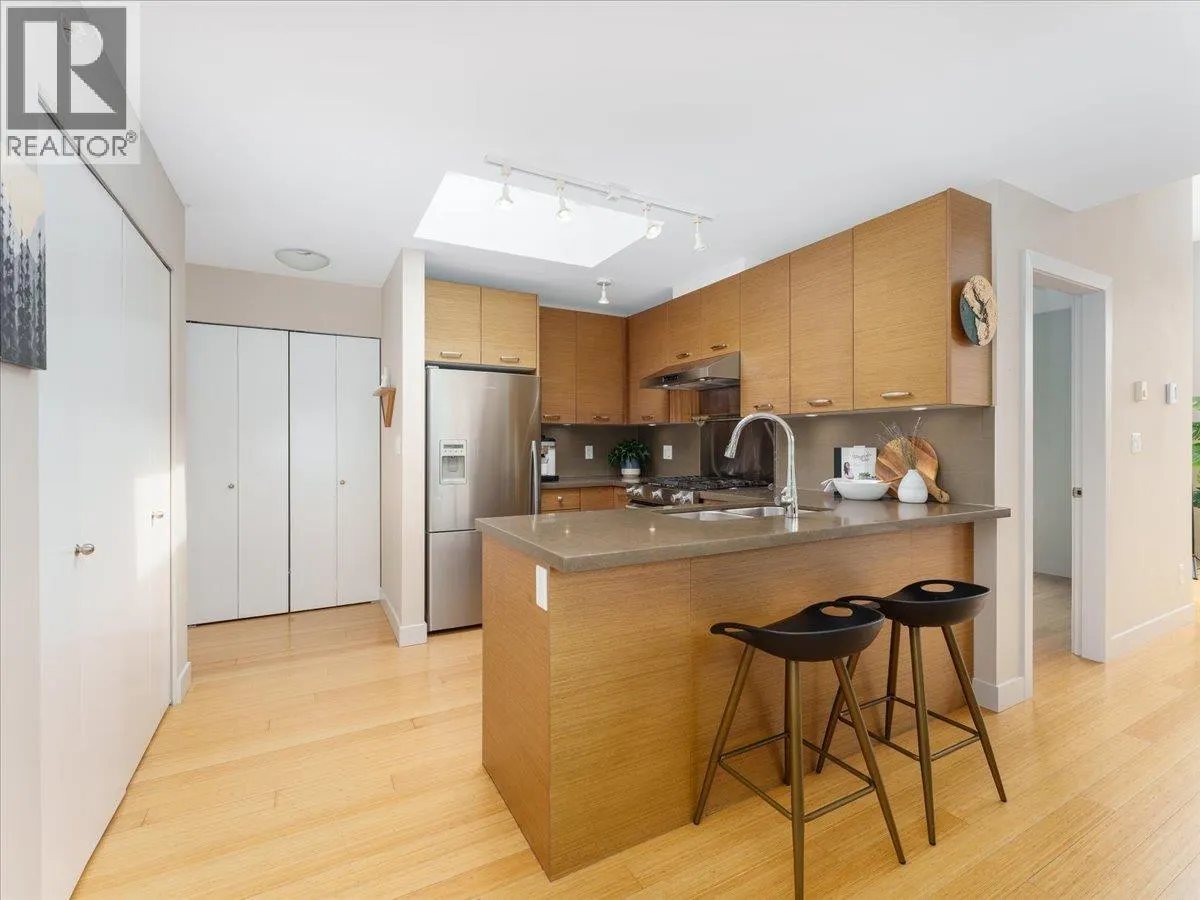 402 3732 MT SEYMOUR PARKWAY