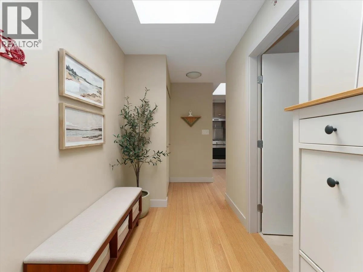 402 3732 MT SEYMOUR PARKWAY