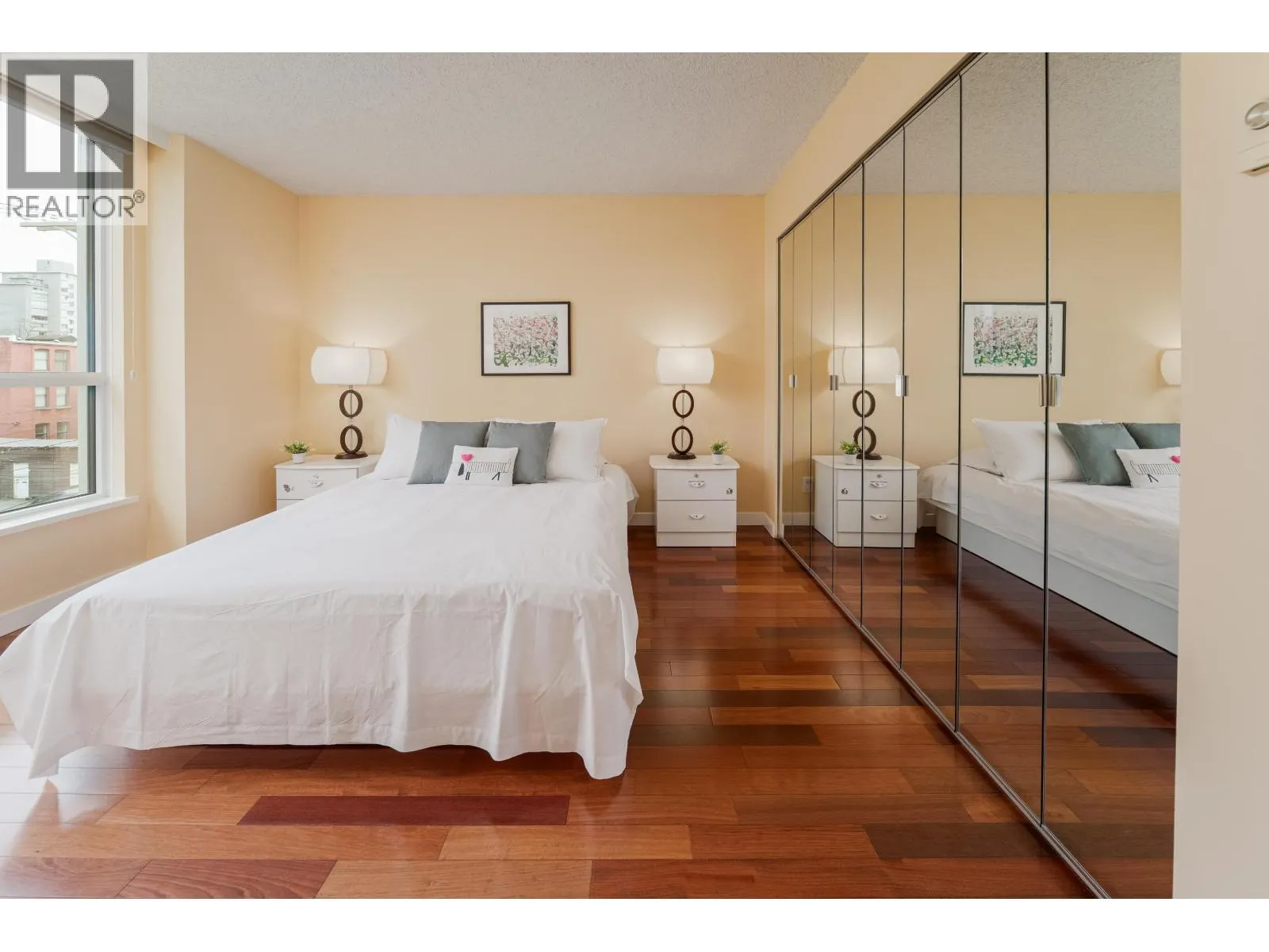 501 1345 BURNABY STREET