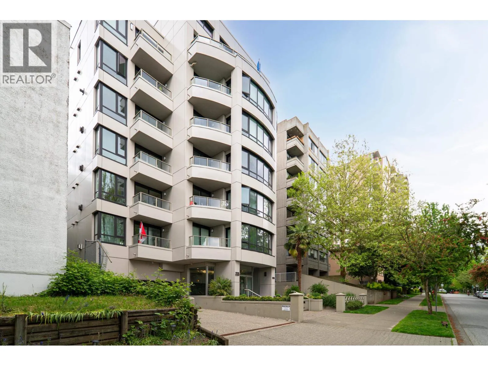 501 1345 BURNABY STREET