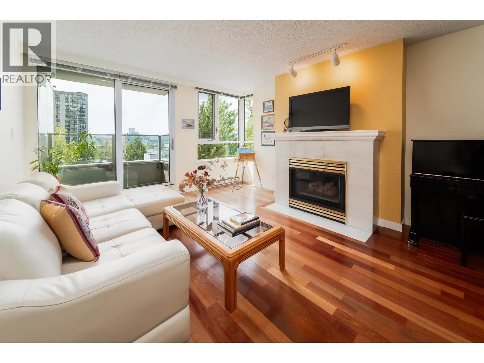 501 1345 BURNABY STREET