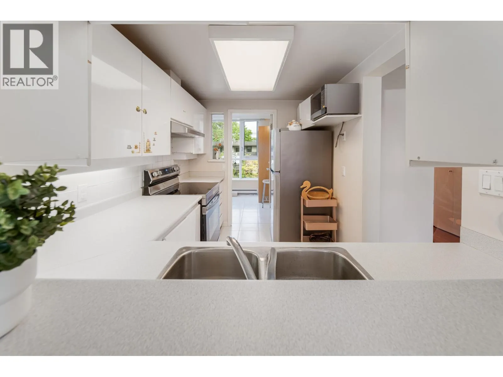 501 1345 BURNABY STREET