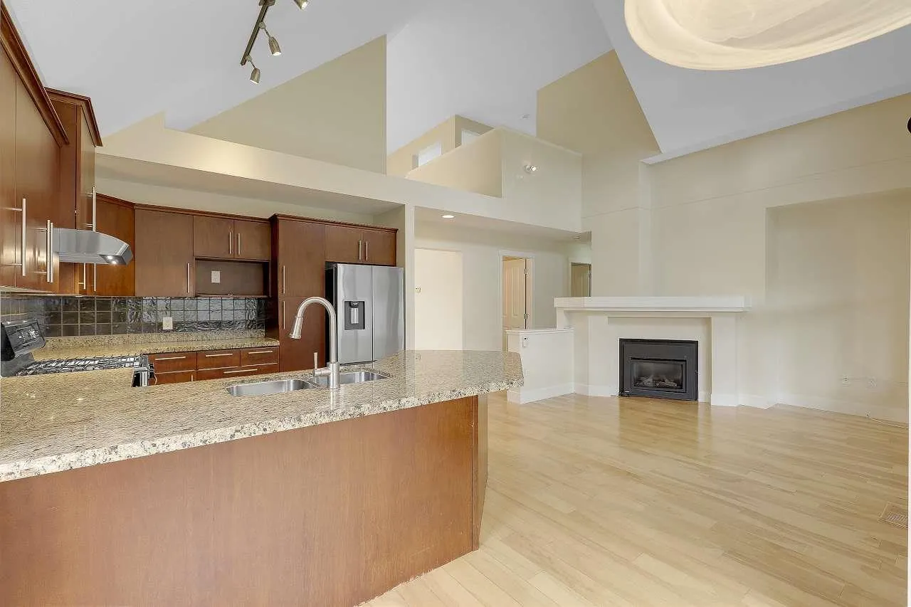 19 15450 ROSEMARY HEIGHTS CRESCENT