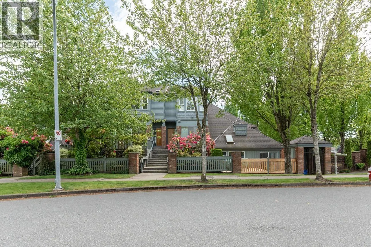 35 5820 DOVER CRESCENT