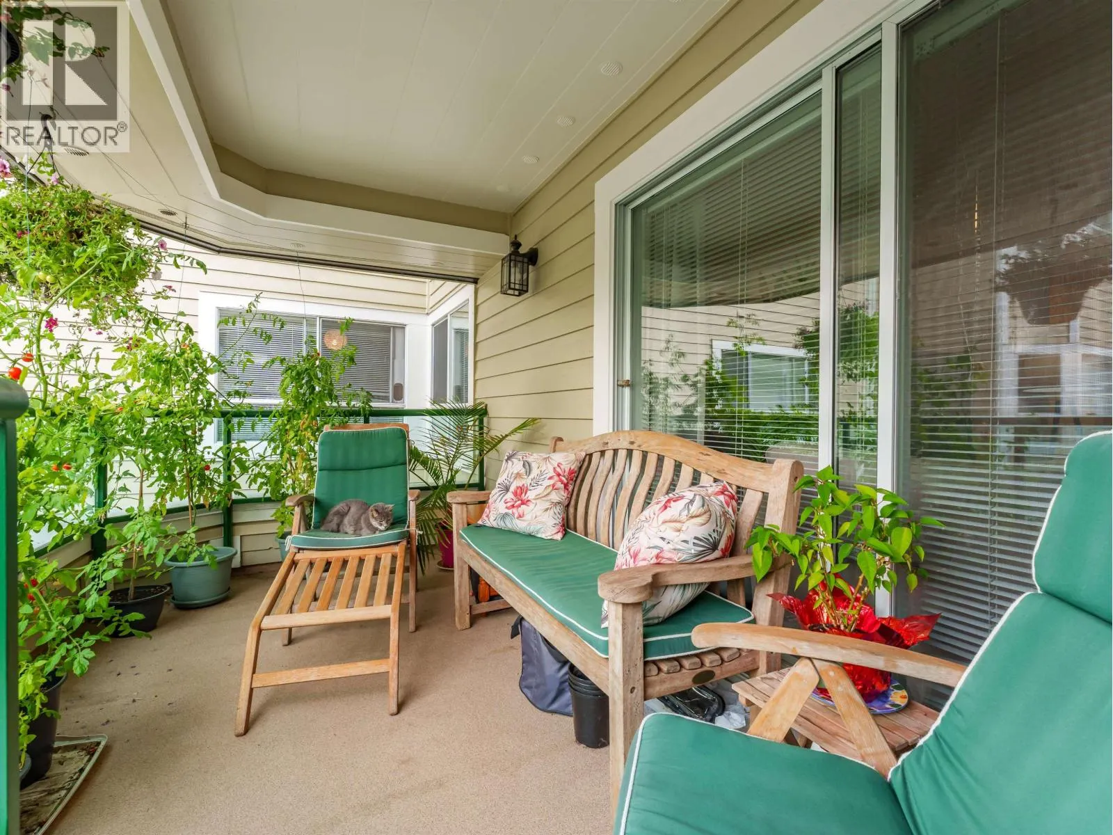 212 3690 BANFF COURT