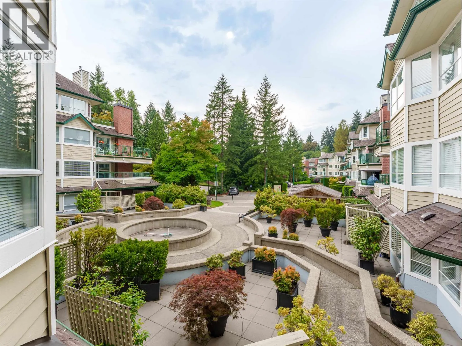212 3690 BANFF COURT