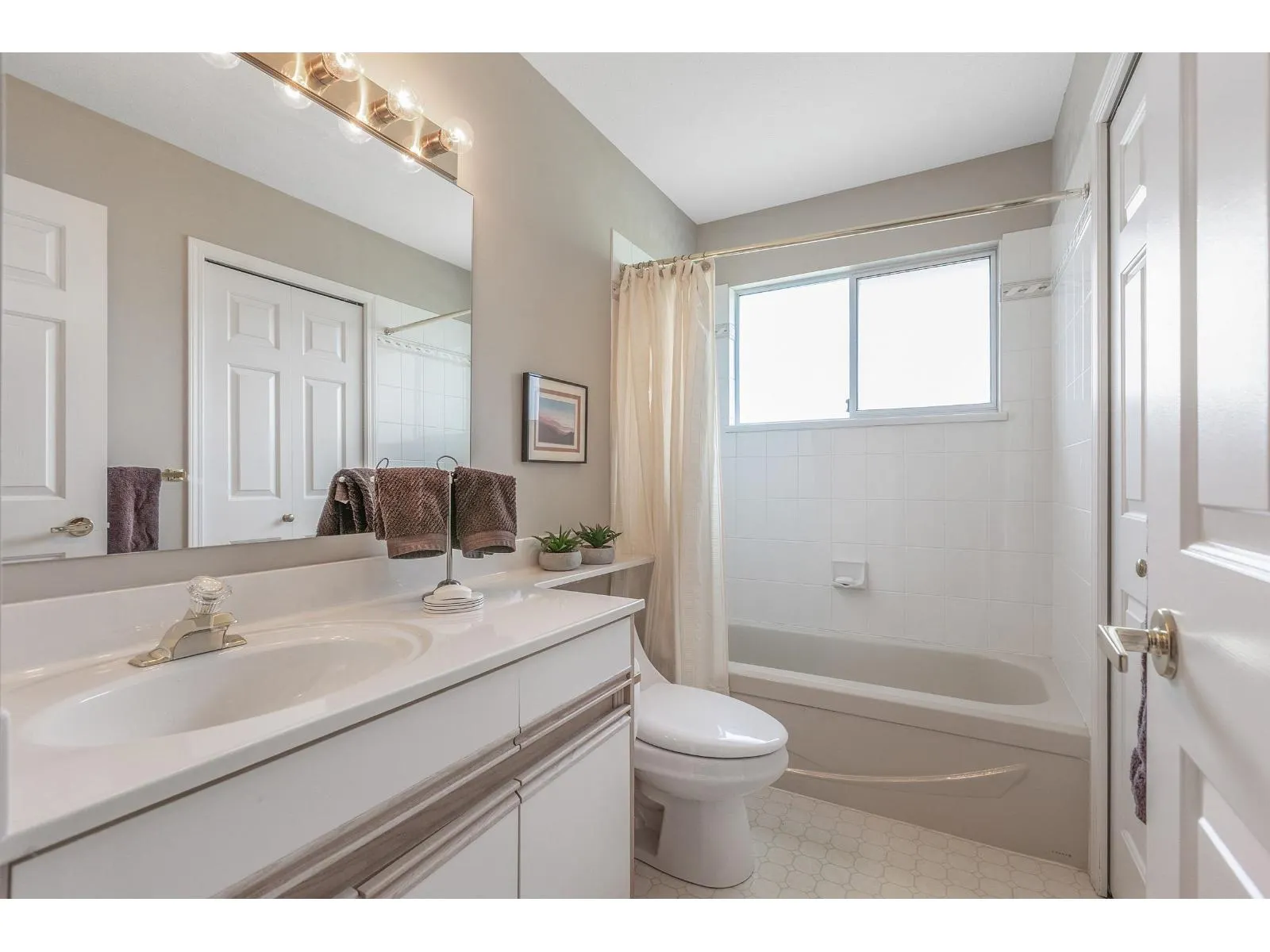 13 16363 85 AVENUE
