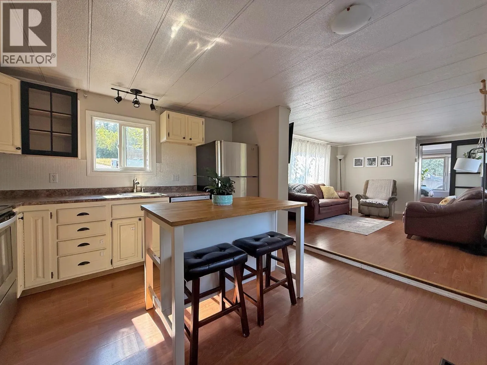 542 HODGSON ROAD