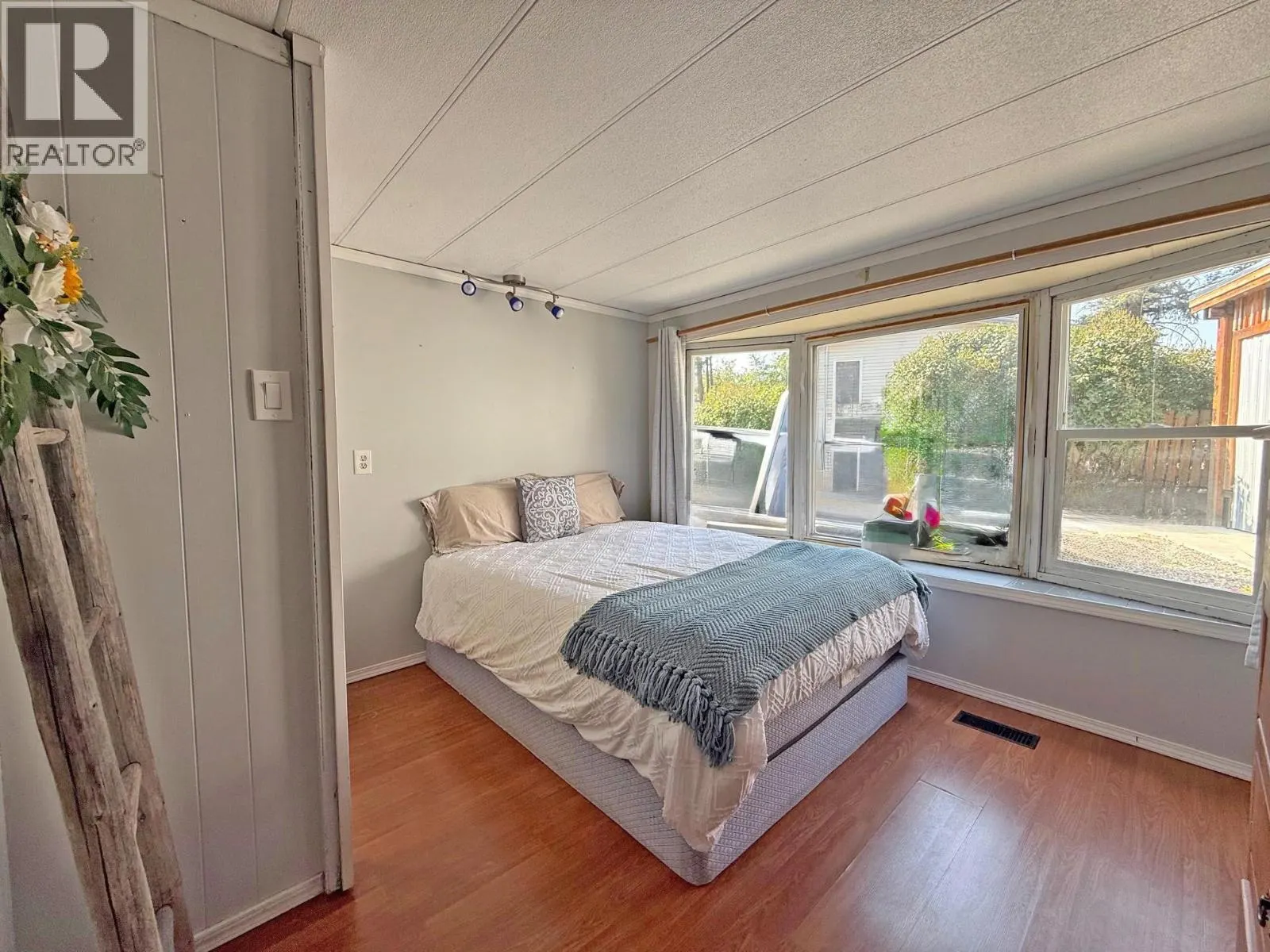 542 HODGSON ROAD