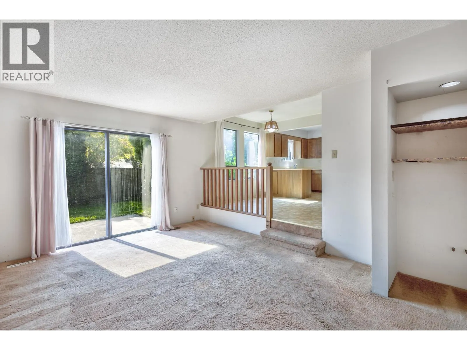 5202 HOLLYWOOD DRIVE