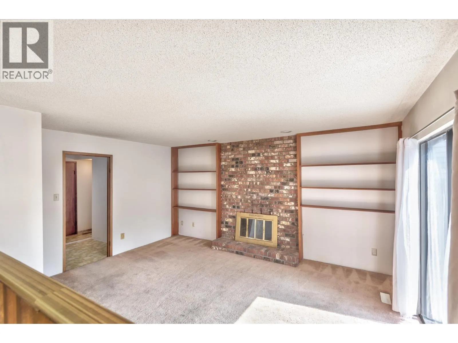 5202 HOLLYWOOD DRIVE
