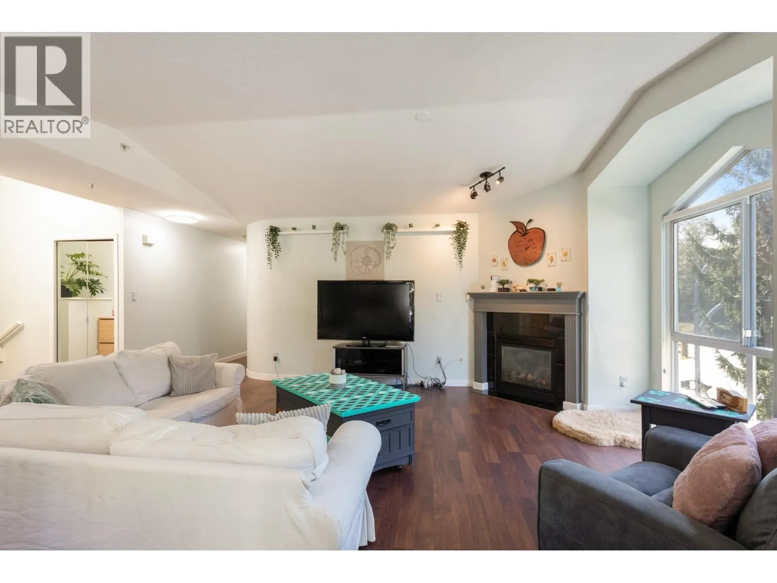 1103 O'FLAHERTY GATE