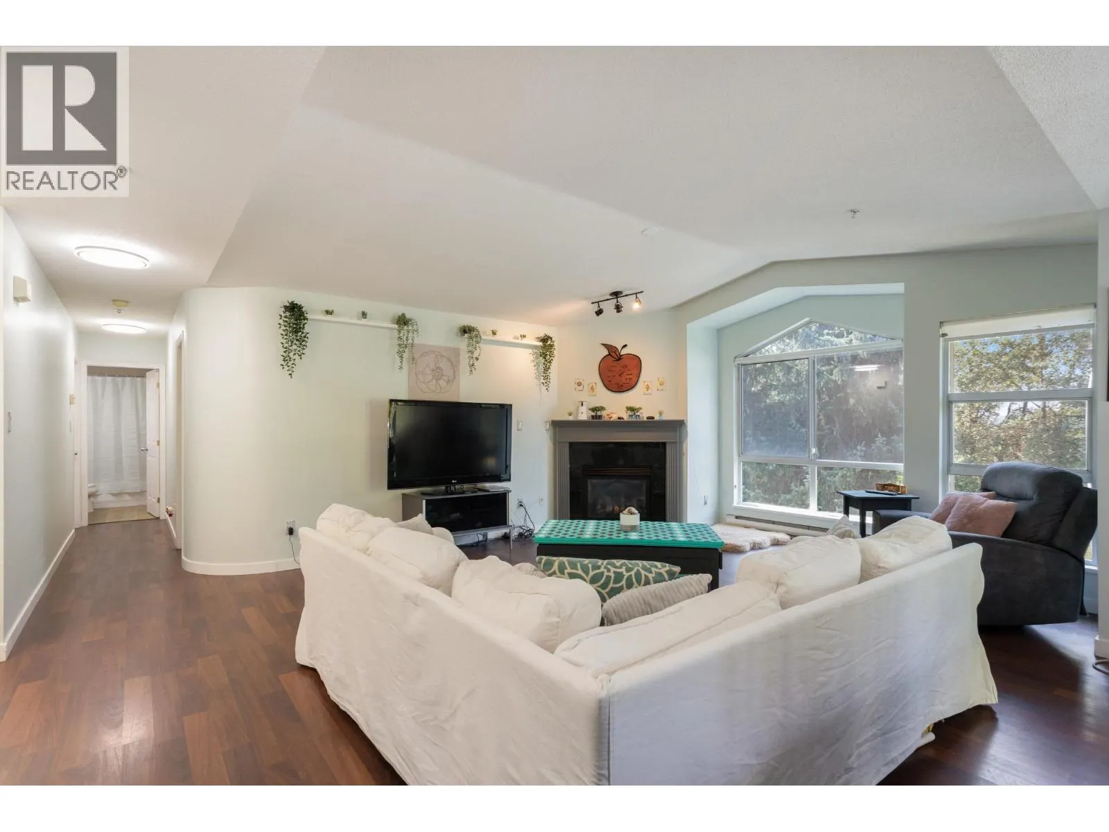 1103 O'FLAHERTY GATE