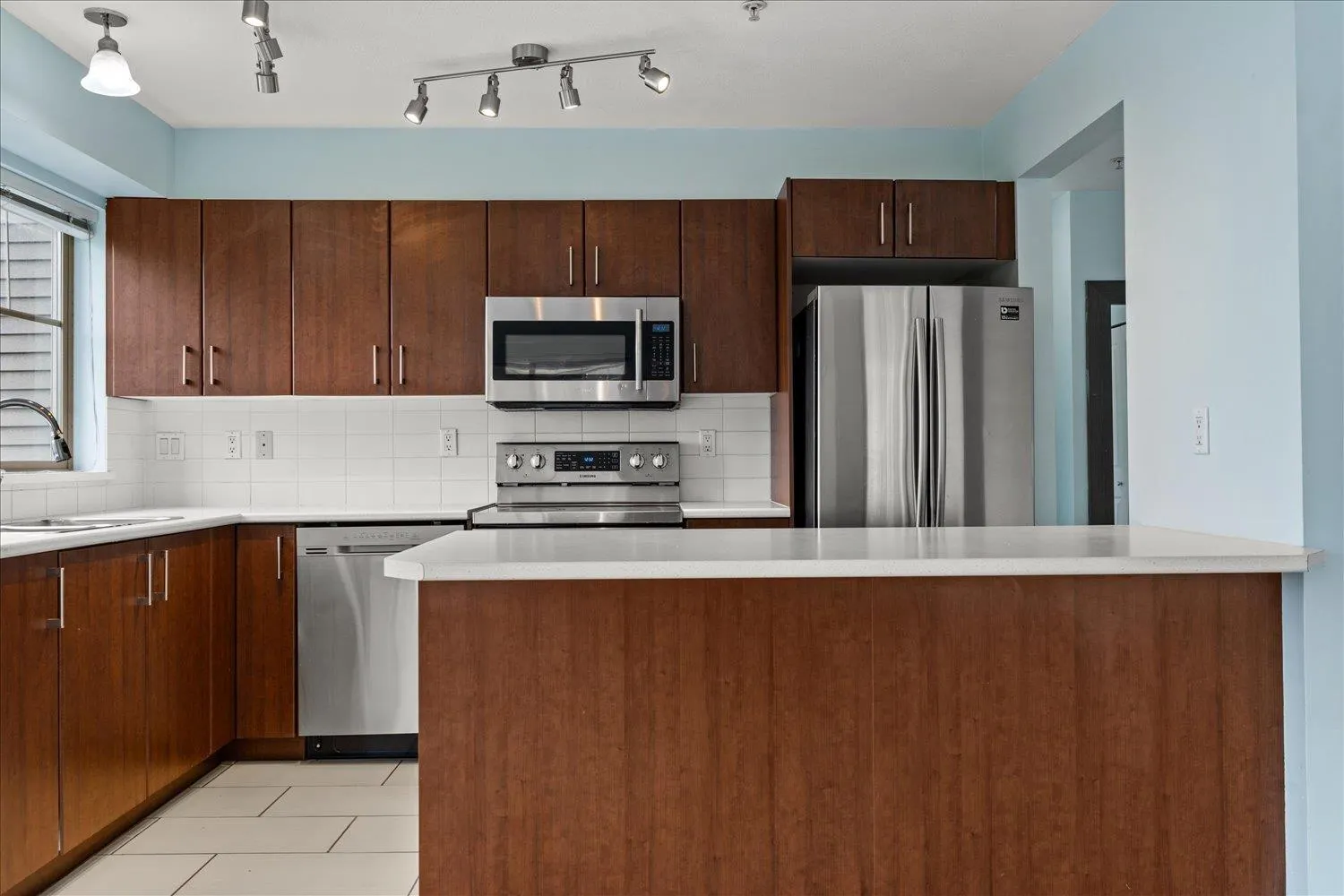 302 45561 YALE ROAD|Chilliwack Proper South