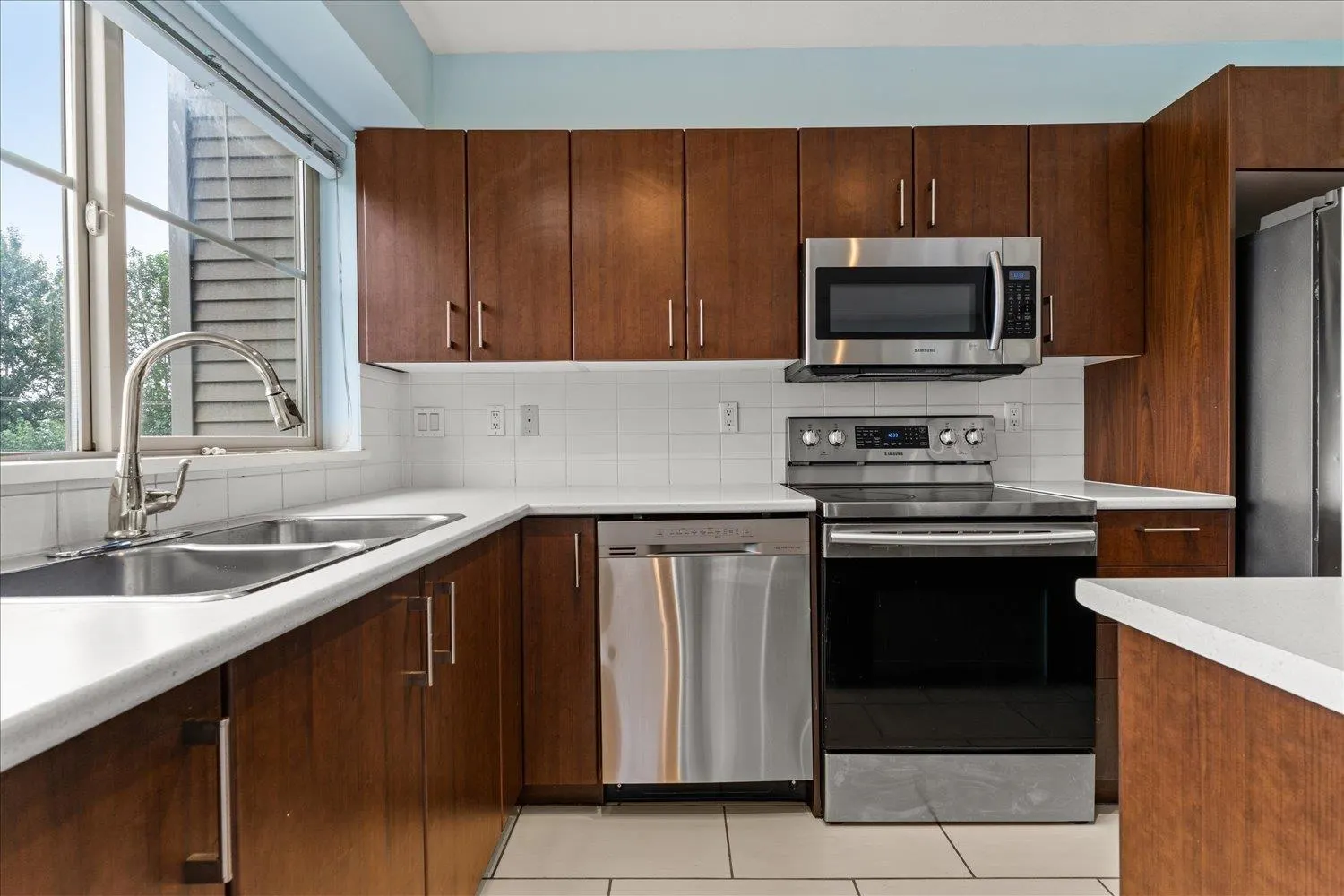 302 45561 YALE ROAD|Chilliwack Proper South