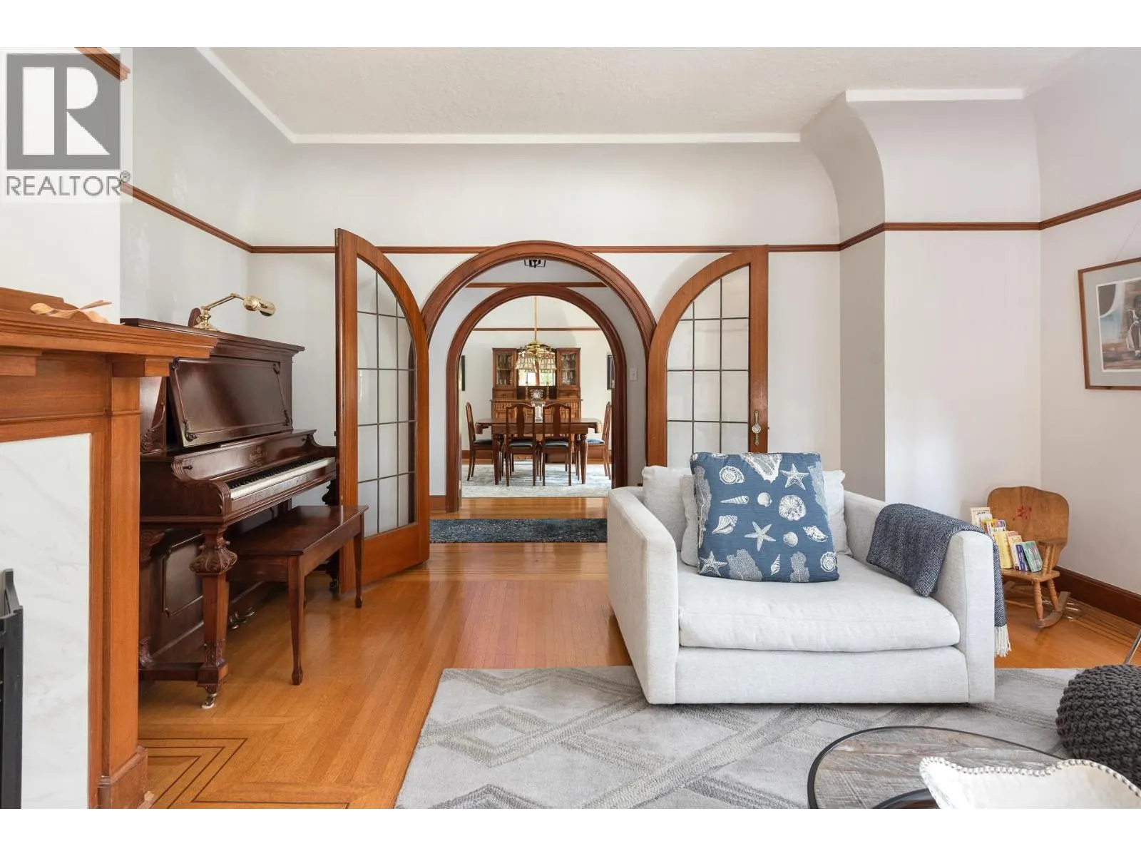 505 QUEENS AVENUE