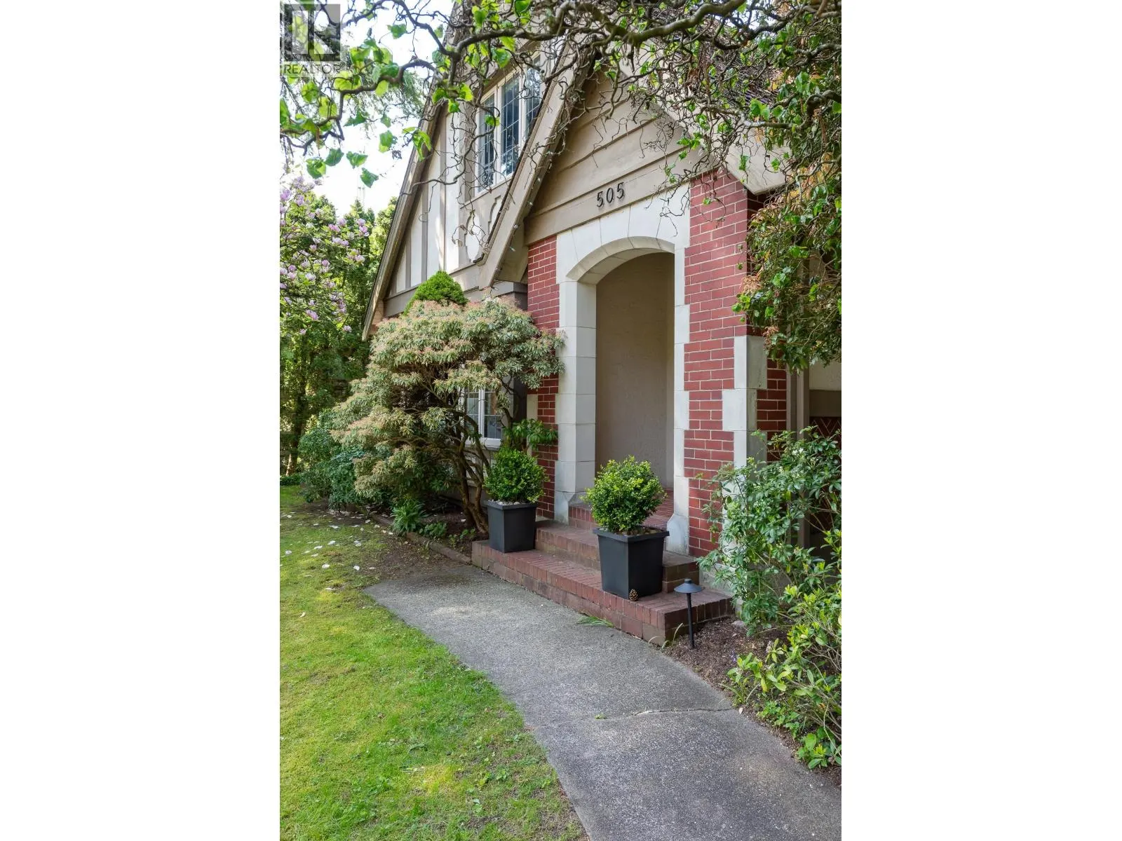 505 QUEENS AVENUE