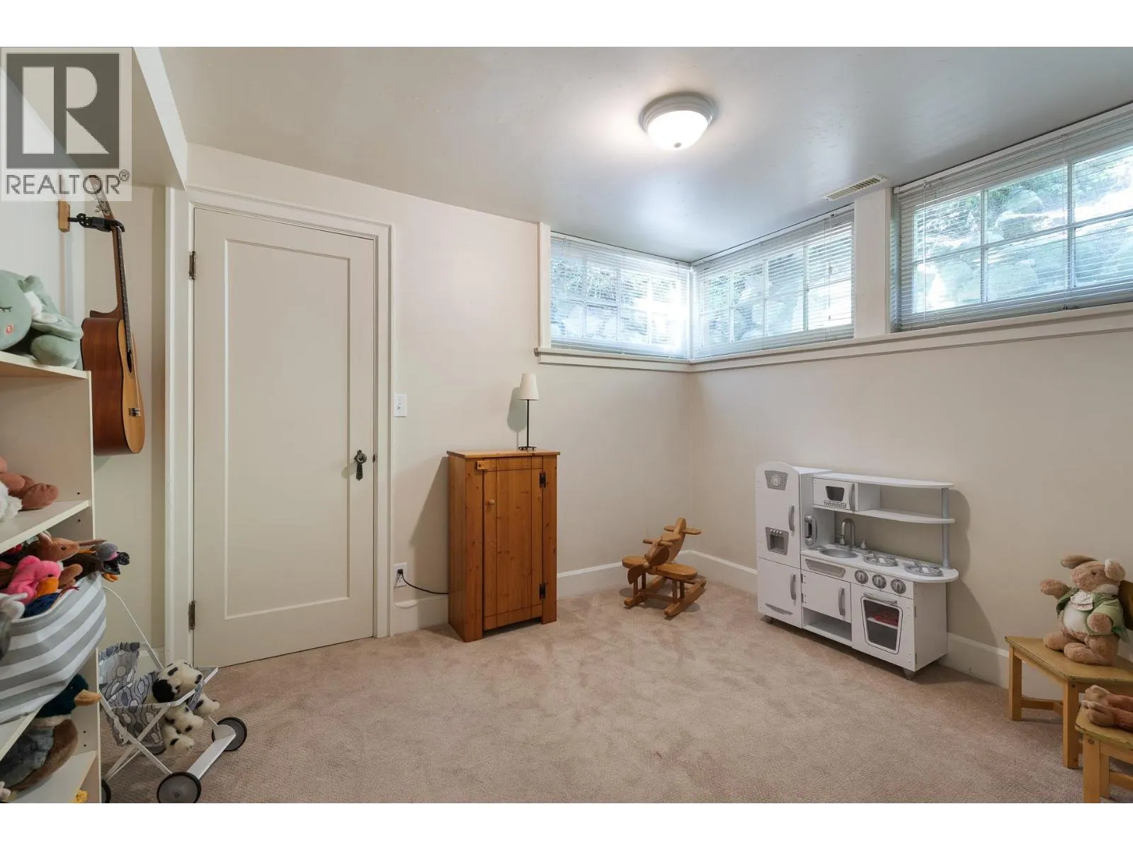 505 QUEENS AVENUE
