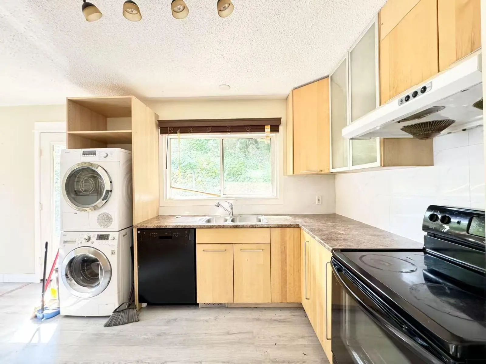 UPPER-34xxx GEORGE FERGUSON WAY
