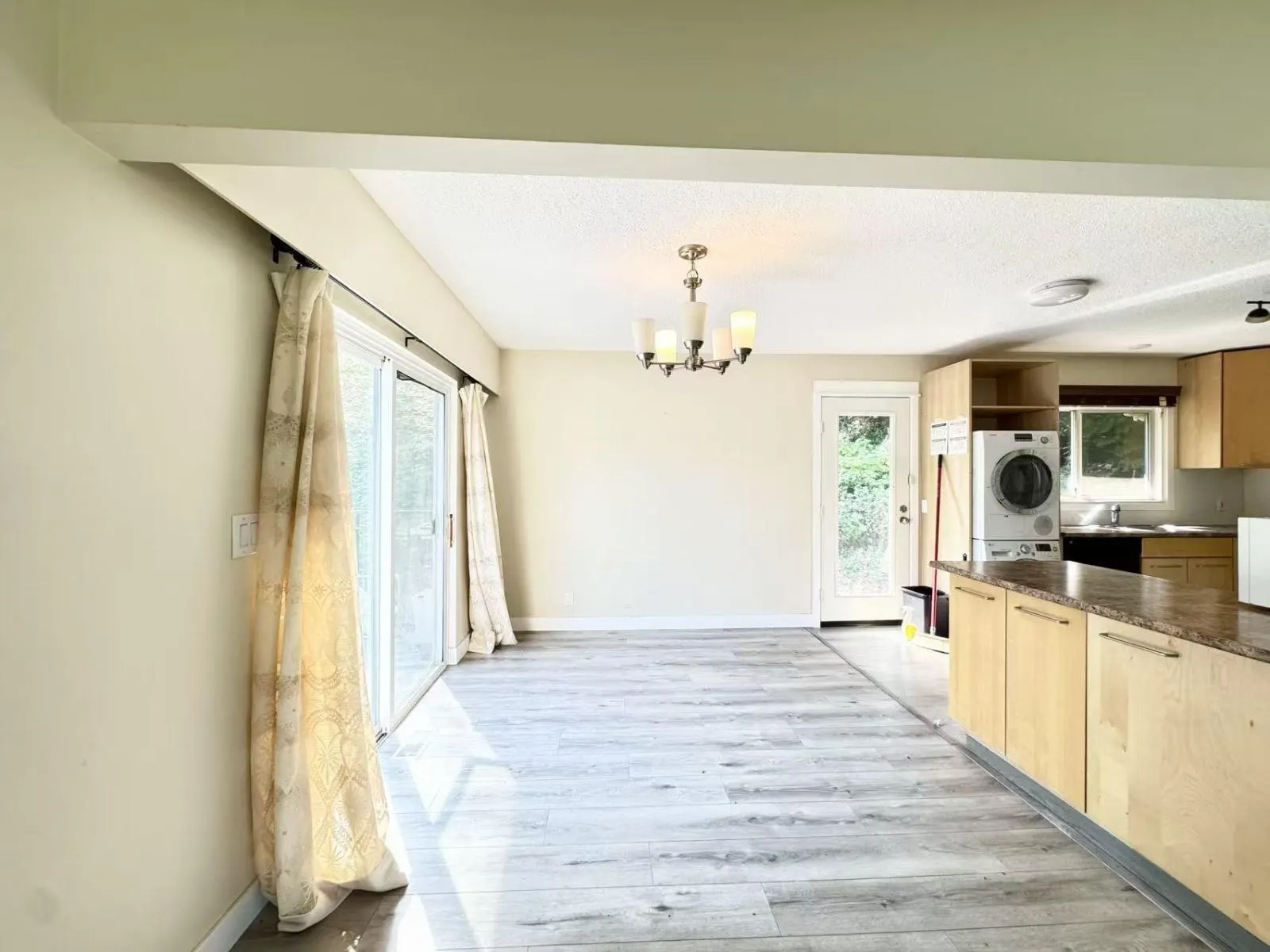 UPPER-34xxx GEORGE FERGUSON WAY