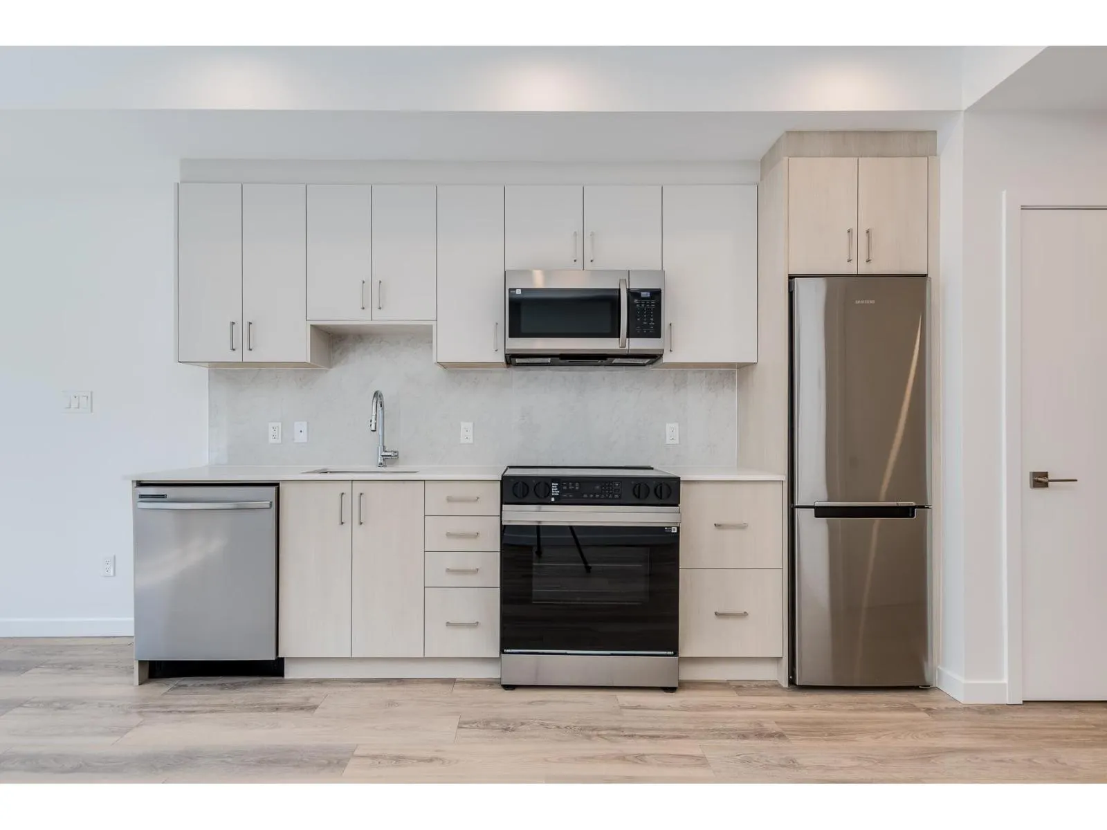 E103 13858 108 AVENUE