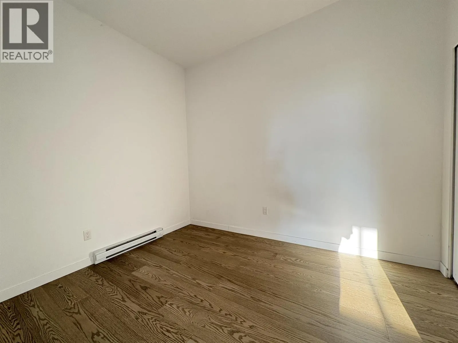 4443 CARSON STREET