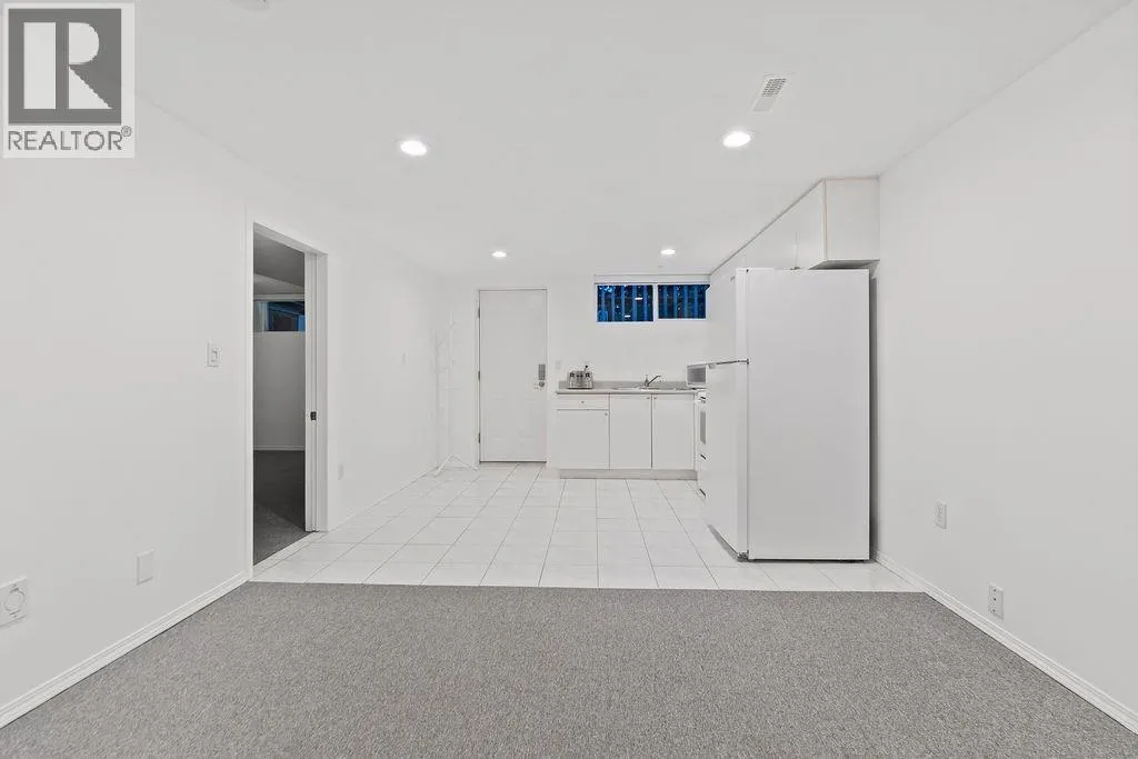 3998 PHYLLIS ROAD