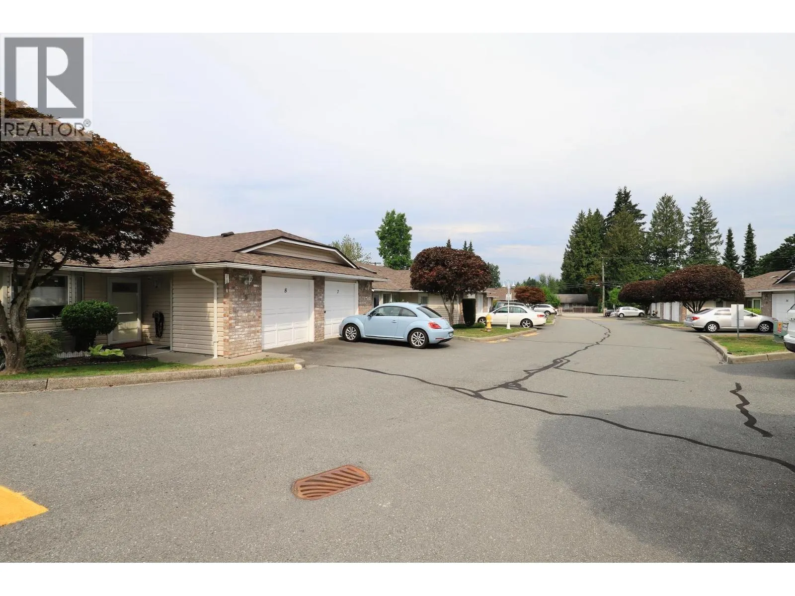 8 22308 124 AVENUE