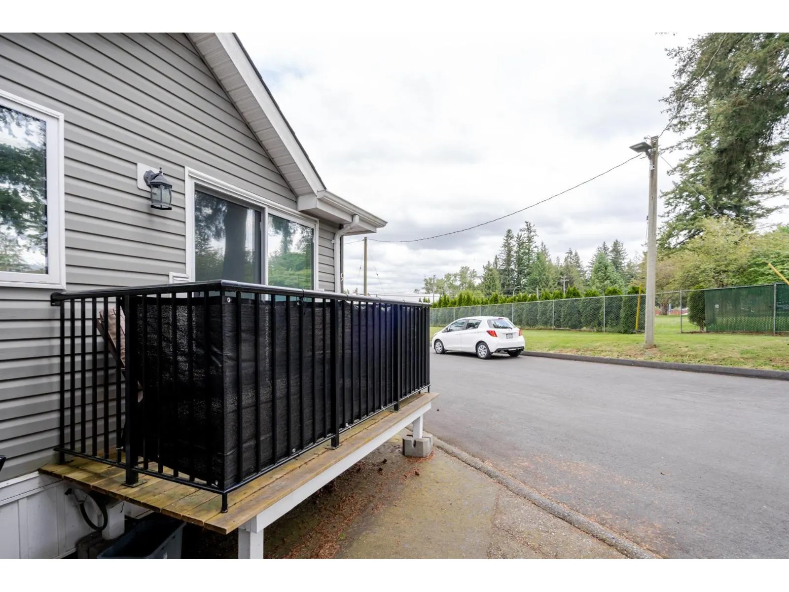 9 24330 FRASER HIGHWAY