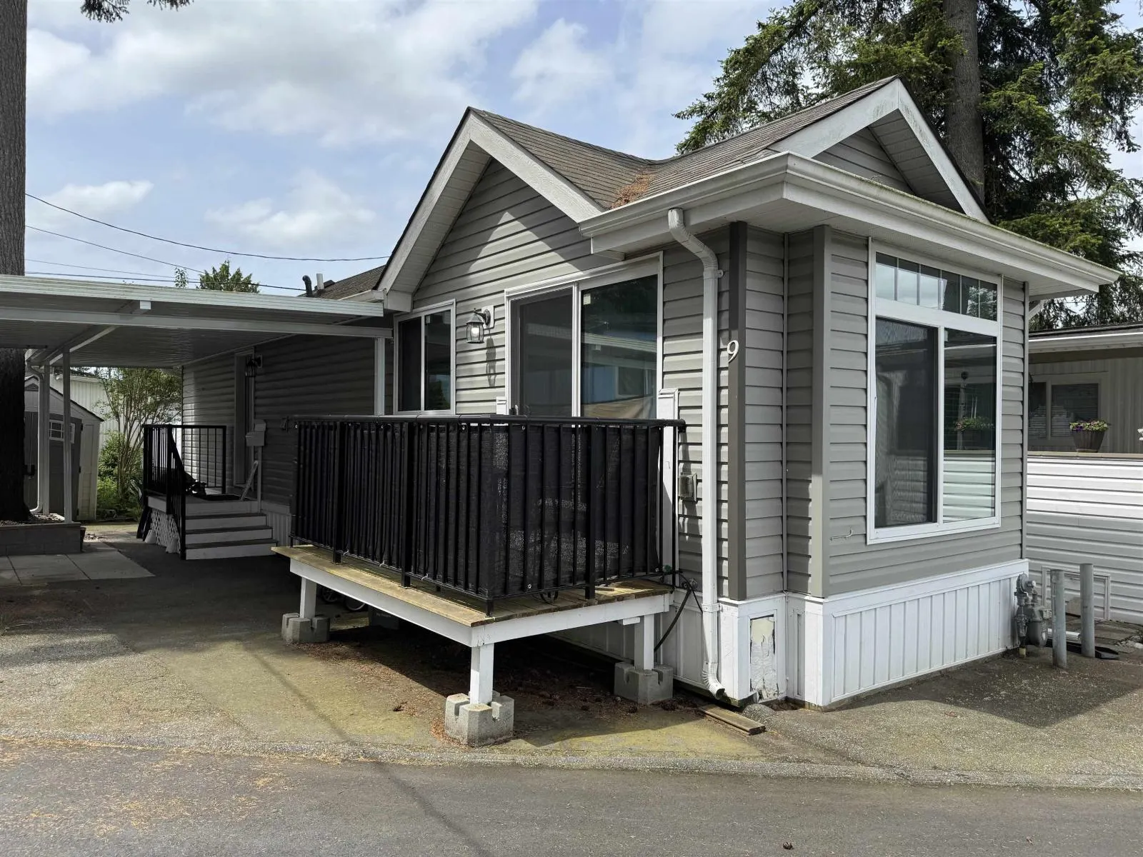 9 24330 FRASER HIGHWAY