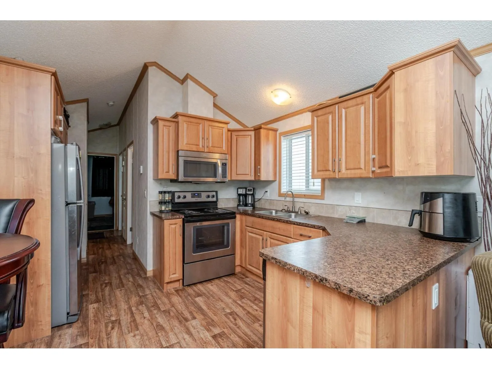 9 24330 FRASER HIGHWAY