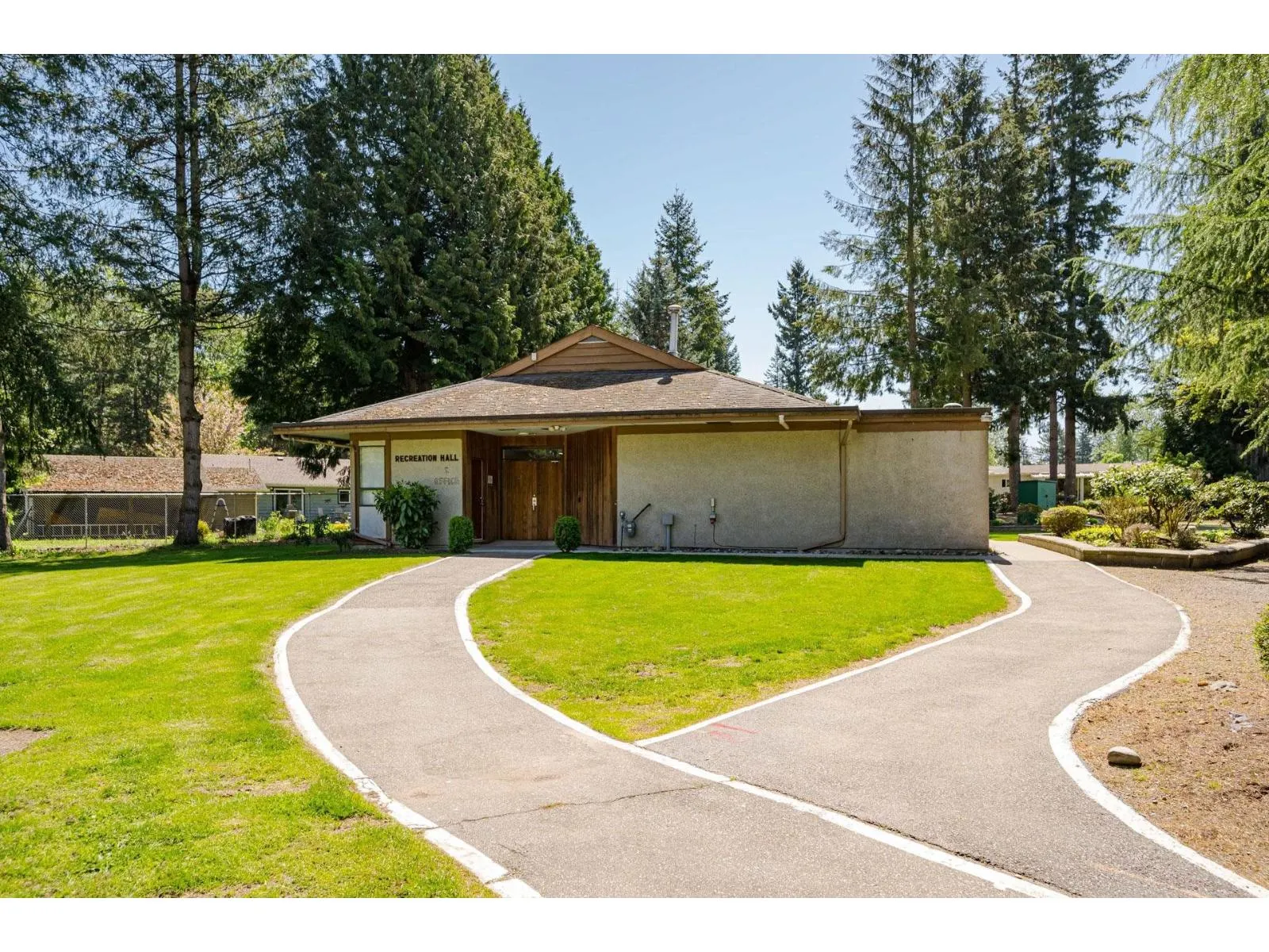 9 24330 FRASER HIGHWAY