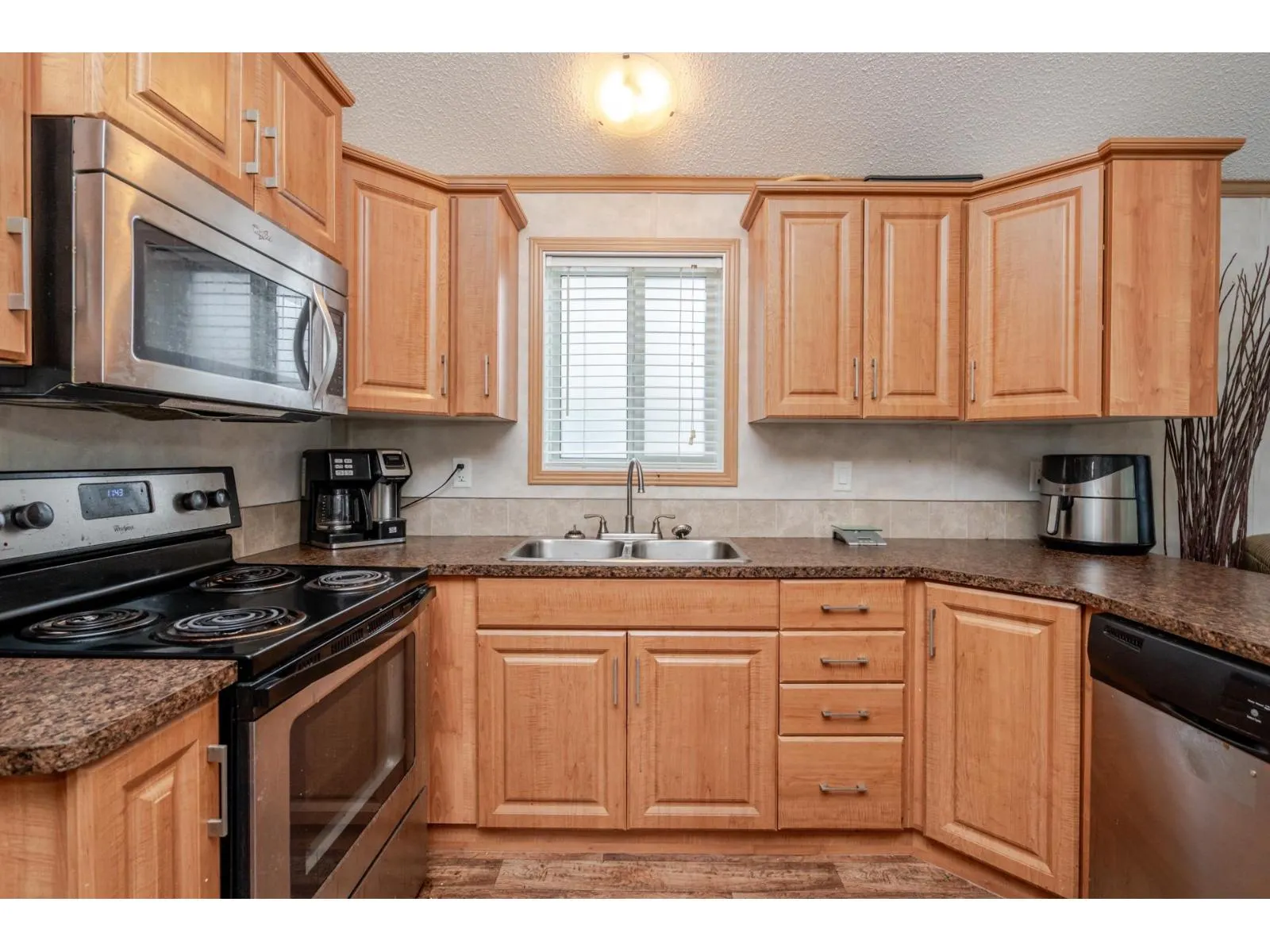 9 24330 FRASER HIGHWAY